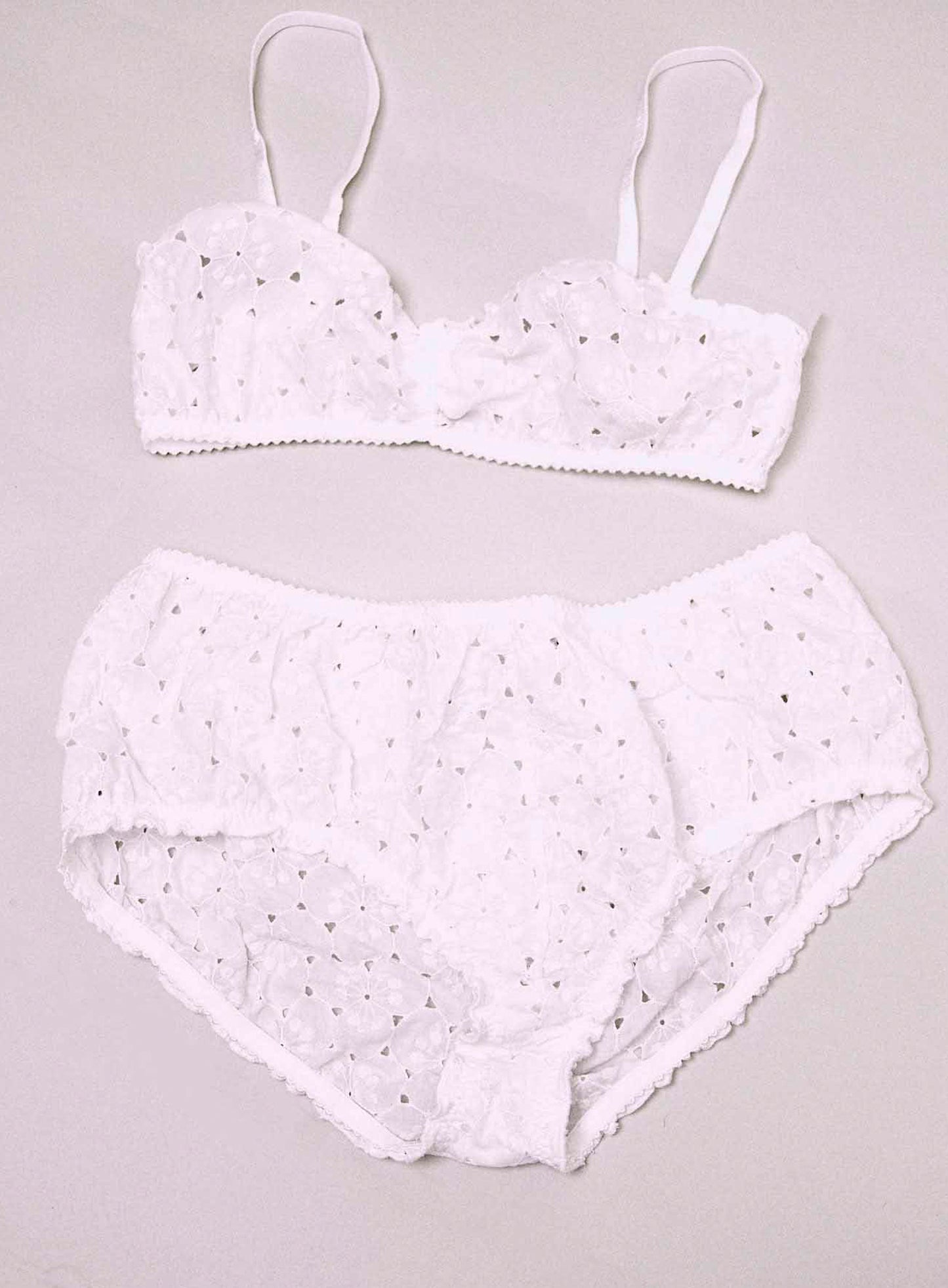 White lace underwear set